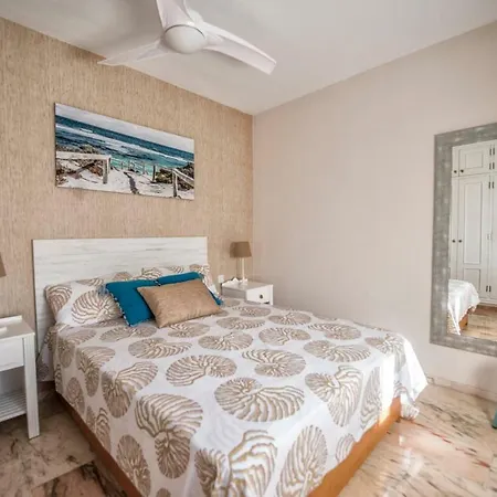 Apartamento Con Terraza Vista Mar Apartman *
